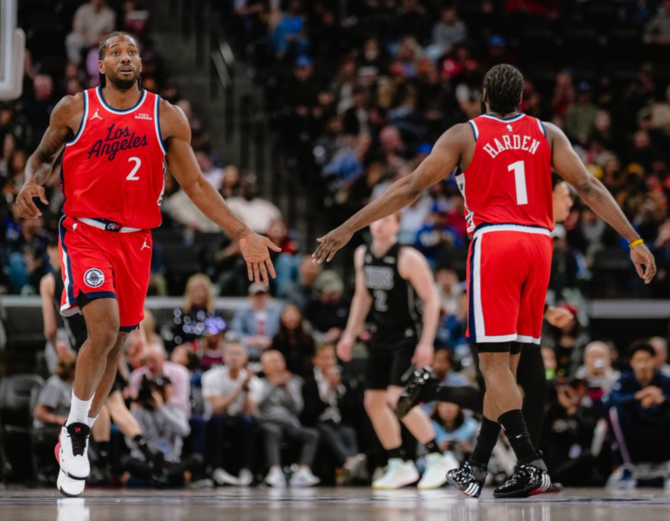 世界杯手机直播app下载-卢盛赞哈登扛起球队！快船距前六仅4.5胜场 官方晒8数据力挺登哥